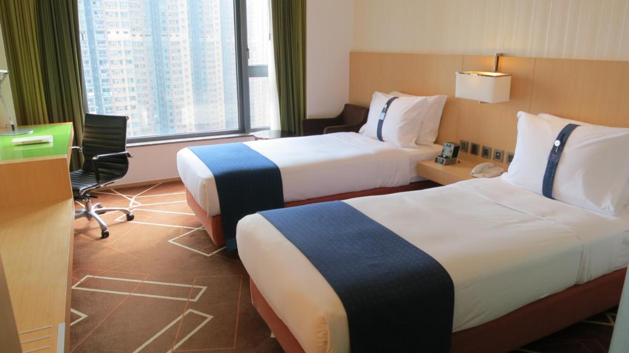 Holiday Inn Express Hong Kong Kowloon East, An Ihg Hotel Exteriör bild